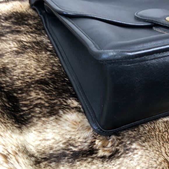 Vintage Coach Willis Hungary Black Leather Bag - Picture 4 of 16